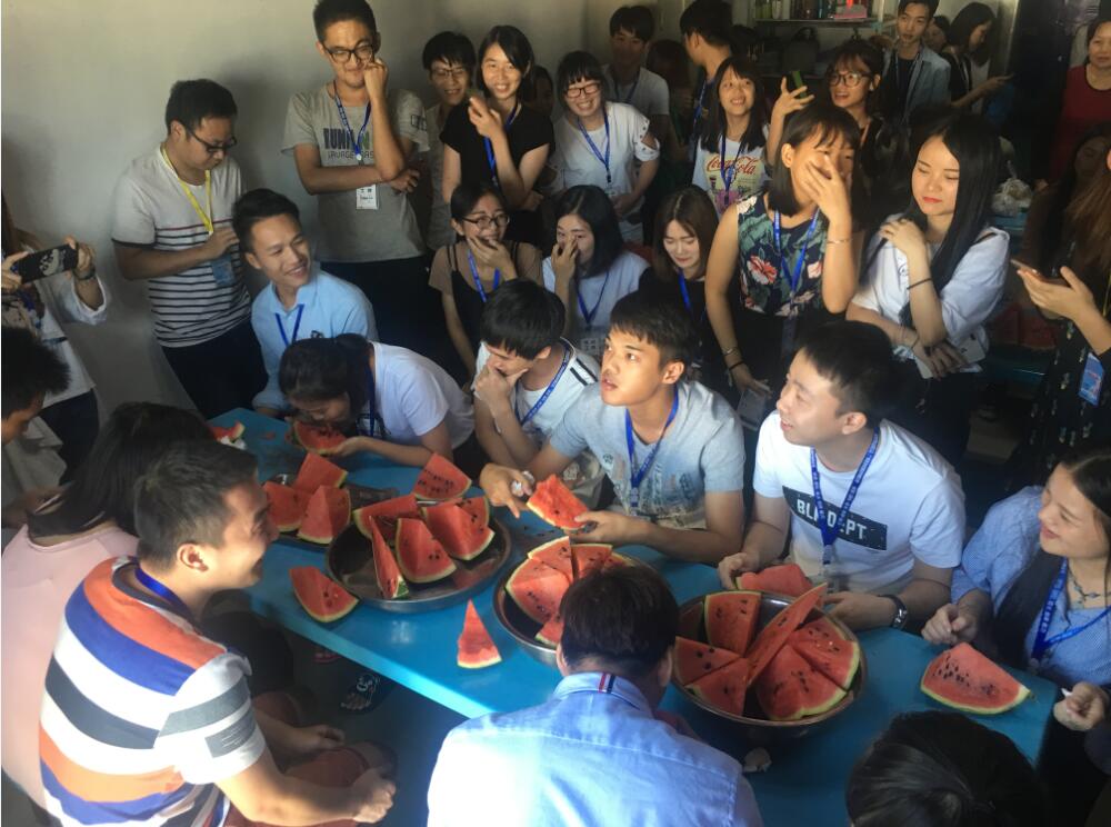 大“嘉”一起來(lái)啃瓜比賽